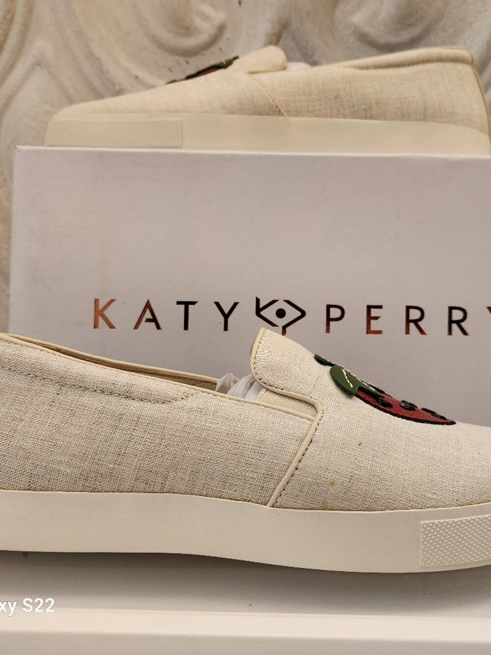 Katy Perry "The Kerry" Canvas Strawberry Slip In Sneakers. NIB. Size 8.5